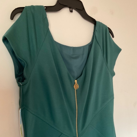 NWT Antonio Melani Green Dress with Unique Cut - Picture 6 of 9